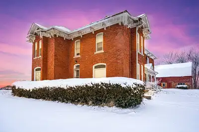Image de Ks Divine's Farmhouse Lookout Near Niagara Falls!