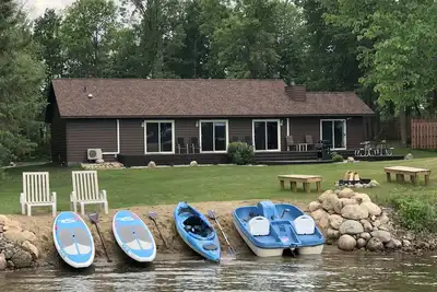 Image de Cabin on Big Sand Lake - 4 Bedroom, 2 Bath, Sandy Beach, Secluded, Modern