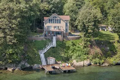 Image de The Lily Pad: Absolutely Stunning Cayuga Lake House!