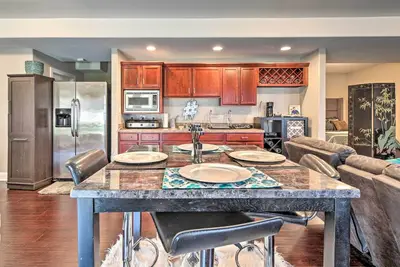 Image de Cozy Steger Apartment w\/ Patio: 30 Mi to Chicago!