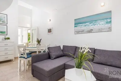 Rona Apartment Flower 2