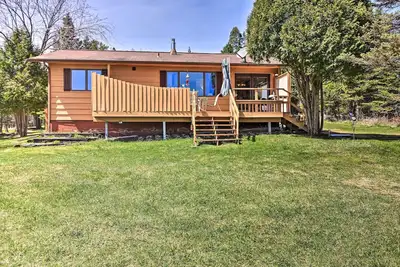 Image de 15 Mi to Duluth: Lake Superior Beachfront Home!