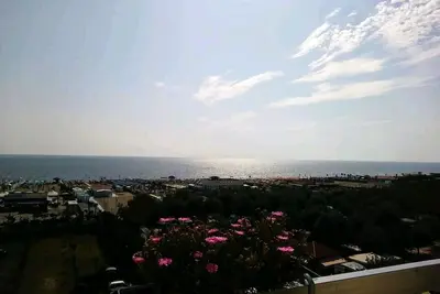 Image de Apartment with terrace facing the sea