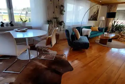 Image de Große Ferienwohnung mit Balkon zur Südseite in Wald- und Isarnähe