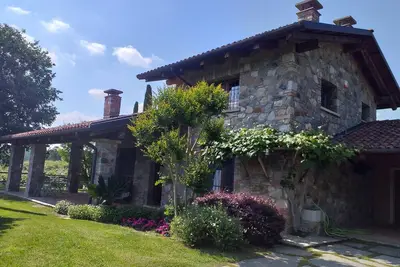 Image de The fountain country house surrounded by nature