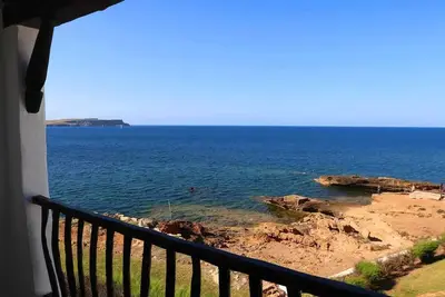 Image de Cozy and quiet apartment in front of the sea with pool