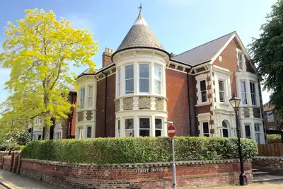 Image de Large Detatched Victorian Villa in Southsea - 6 Bed 12 guests - for families