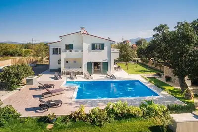 Image de Maison de vacances Sestanovac pour 1 - 11 personnes avec 4 chambres Ă coucher - Maison de vacances