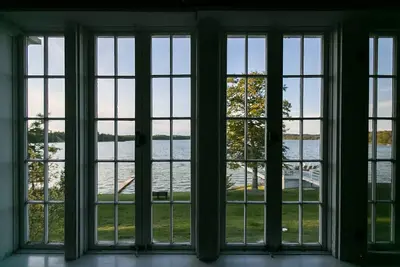 Image de Lakefront, Beautiful, Cathedral Ceilings, Walk to private Lake Michigan Beach