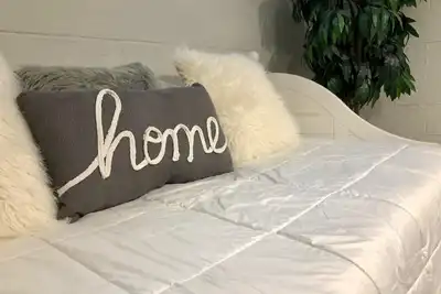 Image de Modern spacious retreat with bonfire and walkable to local restaurants and bars!