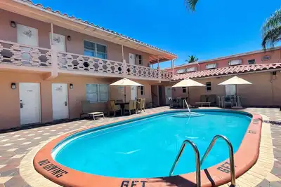 Image de Hollywood Beach Swan