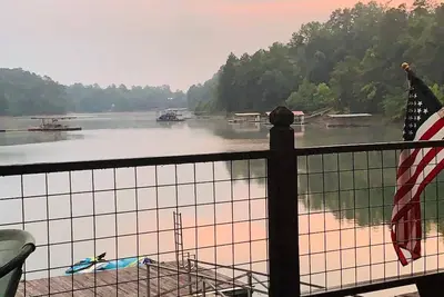 Image de Enjoy a Water Getaway! Book the A-frame now!