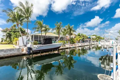 Image de Prime Time: A Tropical Paradise on Big Pine Key, Canal Front Duplex, Swift Access to Atlantic & Gulf