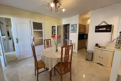 Image de Appartement spacieux 4 pers, balcon, vue mer, proche plage, parking, ménage inclus