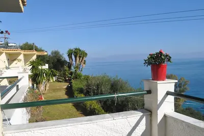 Image de Studios ionian view, quiet location with sea view from all studios, large pool!