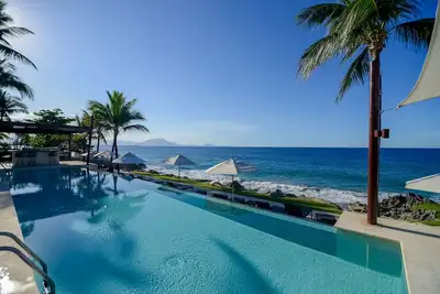 Image de Top-class Top-floor Beachfront Penthouse near shops and restaurants