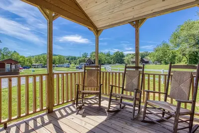 Image de Come live the Tiny Home Life Down on the Farm!