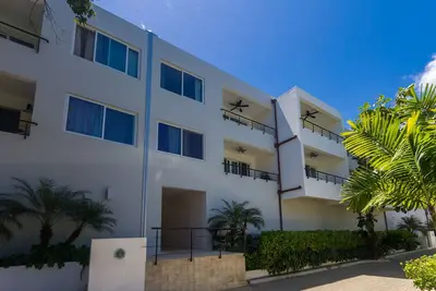 Image de Summer on a solitary beach… secure resort, massive discounts, low down payment