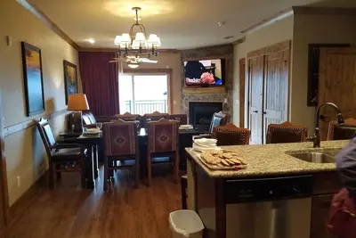 Fall Break in the Smokies, 2 Bdrm, 7-14 October, Mtntop, Waterpark Included.