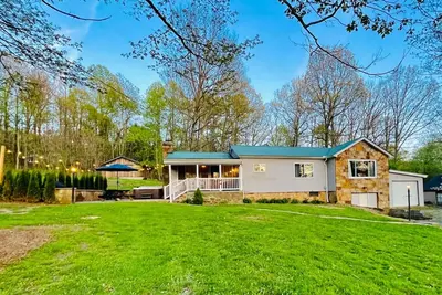 Image de Mtn Ski Retreat {2 miles to Ohiopyle and Fallingwater} Hot Tub