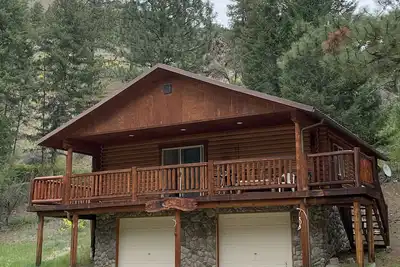 Image de Log cabin in the bitterroot mountains