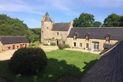 Image de Charming 17th century manor for 8 people completely renovated a few km from Dinan