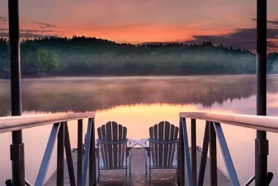 Image de Lake James Country-style House - Deep Cove, Pool, Screen Porch, Kayaks & Sup!