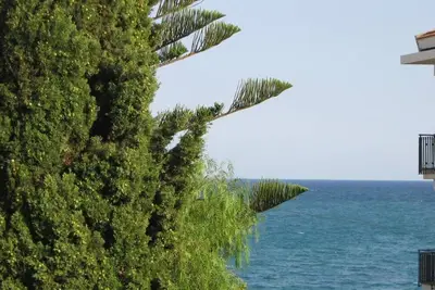 Image de Apartment Mora 1st floor in villa 50 meters from the sea - wi-fi - air-conditioned