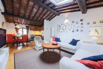 Image de Apt recently renowed in the historical heart of Florence!