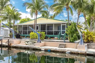 Image de Prime Time 2: Charming Canal Front Duplex, Your Gateway to South Pine Channel & Atlantic/Gulf Waters