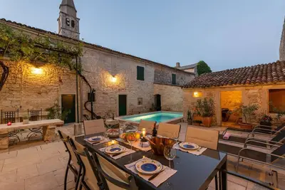 Image de Villa with private pool in the medieval village Svetvincenat
