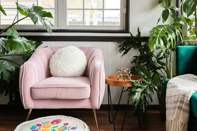 Image de 5 Minutes from Garner State Park. Bright and airy 1 bedroom tiny home with loft.