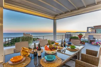 Image de Penthouse vue mer dans le centre d'Alghero avec garage privé pour 8 personnes
