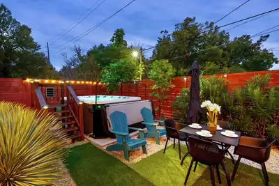 Image de Hidden Downtown Gem- SwimSpa&FreeParking& Rooftop Dt View; Walk2 Moody&Ut&6th St