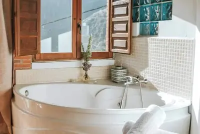 Image de Eclipse 2026 Asturias - Jacuzzi, fireplace and views