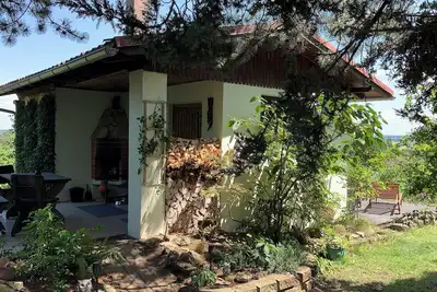 Image de Vacation home \"Am Hermannstein\" with panoramic view and garden. Vacation with a dog.