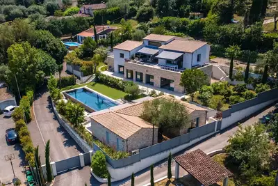 Image de Villa de Luxe, Pool House & Piscine Chauffée 15m pour Familles