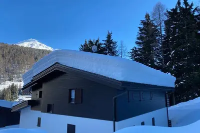 Image de Newly renovated alpine top floor apartment - 2 bedrooms