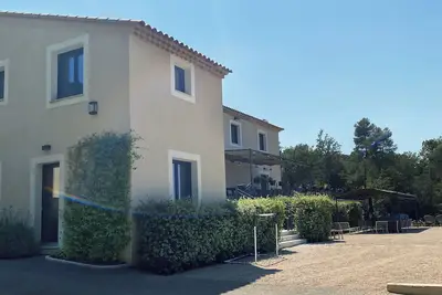 Image de Un joli hameau au cœur du vignoble de l'Escarelle