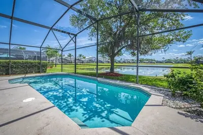 Image de Lakeview Home | Private Pool, Gym, Fishing Access