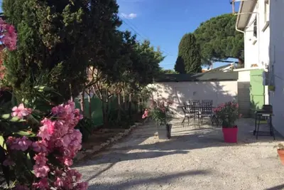 Image de Proche mer, calme T2, rez de jardin, 2 terrasses