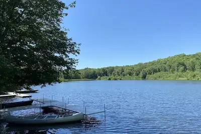 Image de Pocono Mountain Cottage on Private 10 acre lake & 100 acre grounds