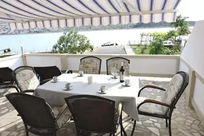 Image de Appartement dans Barbat avec vue mer, Climatisation, Wifi, Machine à laver (4956-1)