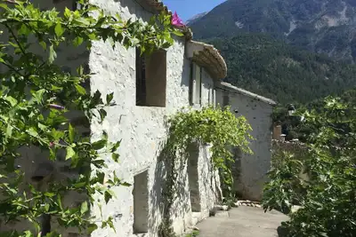 Image de Xvi century village house Panoramic view of Mont Ventoux