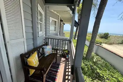 Image de Oceanfront Beach Home