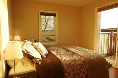 Image de Waterfront in downtown Chéticamp