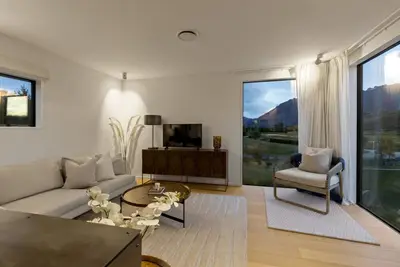 Image de Stay Soudley | Modern Luxury Jacks Point Living