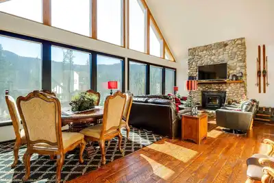 Image de Roomy Alma Cabin w/ Pool Table: Ski, Hike, & Fish!