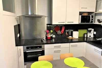 Image de Appartement rénové, bien équipé à 500m de la plage de Trestrignel et du centre-ville de Perros-Guirec