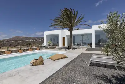 Image de Unique house, with a lot of charm in an idyllic place